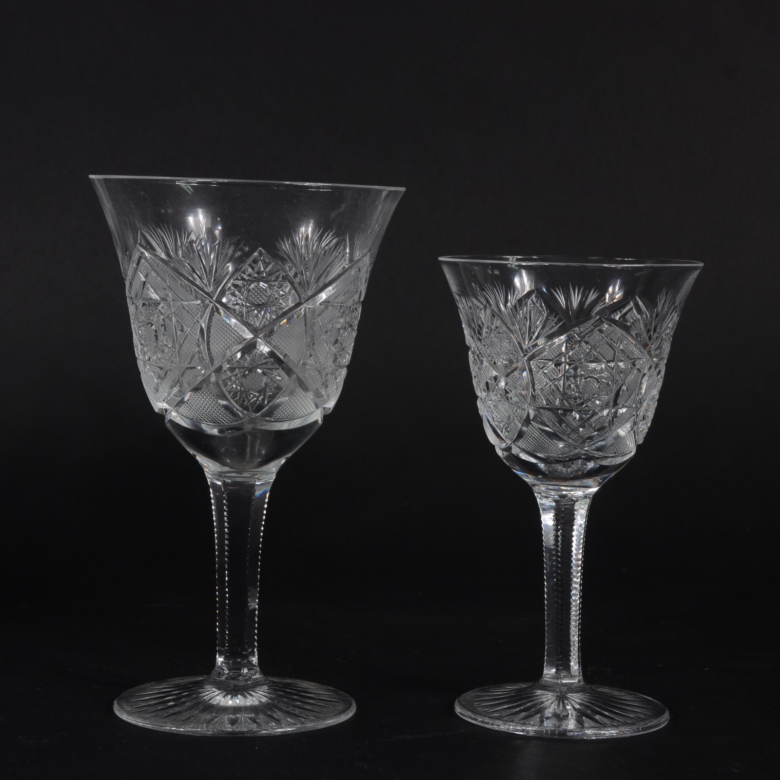 Conjunto de cristal tcheco lapidado, sendo seis taças para vinho... - foto 3 de 6