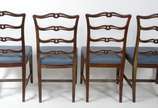 Conjunto com 4 cadeiras com assento e estofados... - Conjunto com 4 cadeiras com assento e estofados com tecido azul