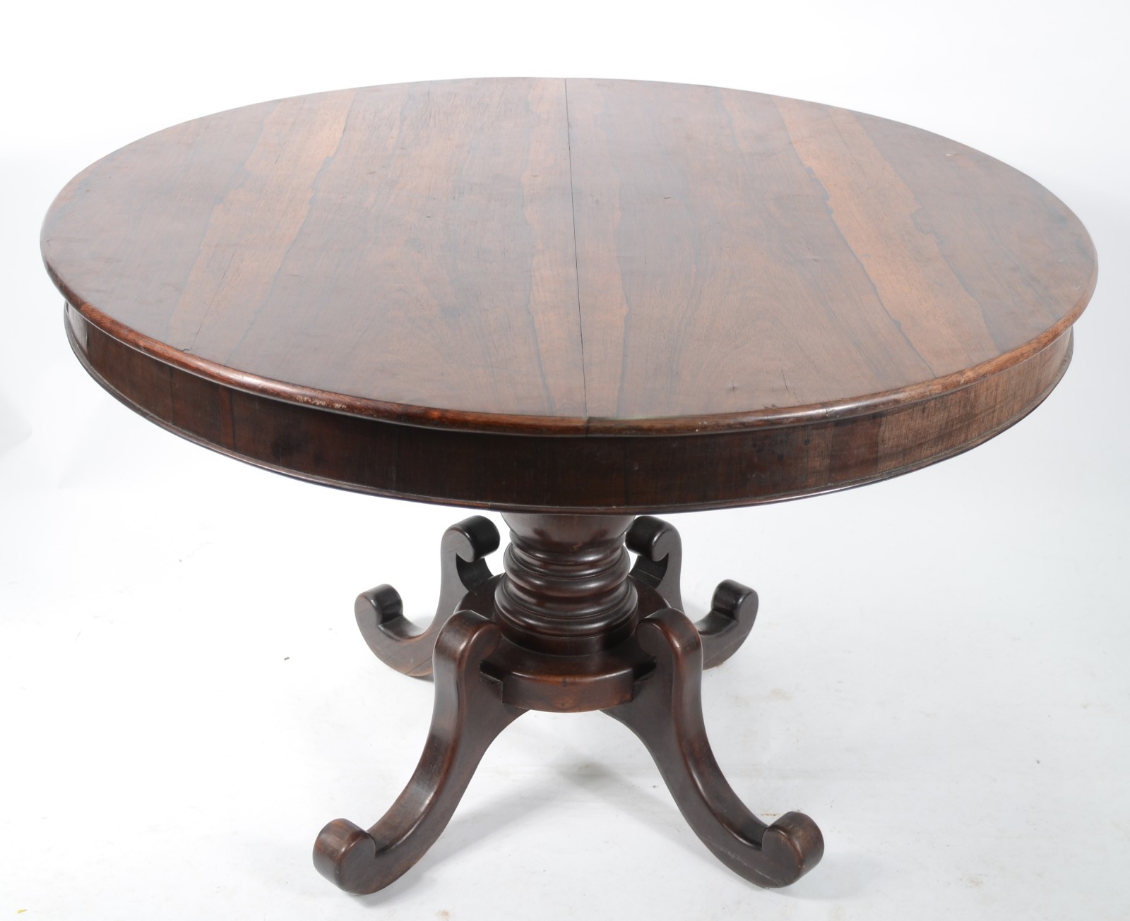 Mesa redonda de madeira nobre (jacarandá), com tábua extensora 120 x... - foto 1 de 6