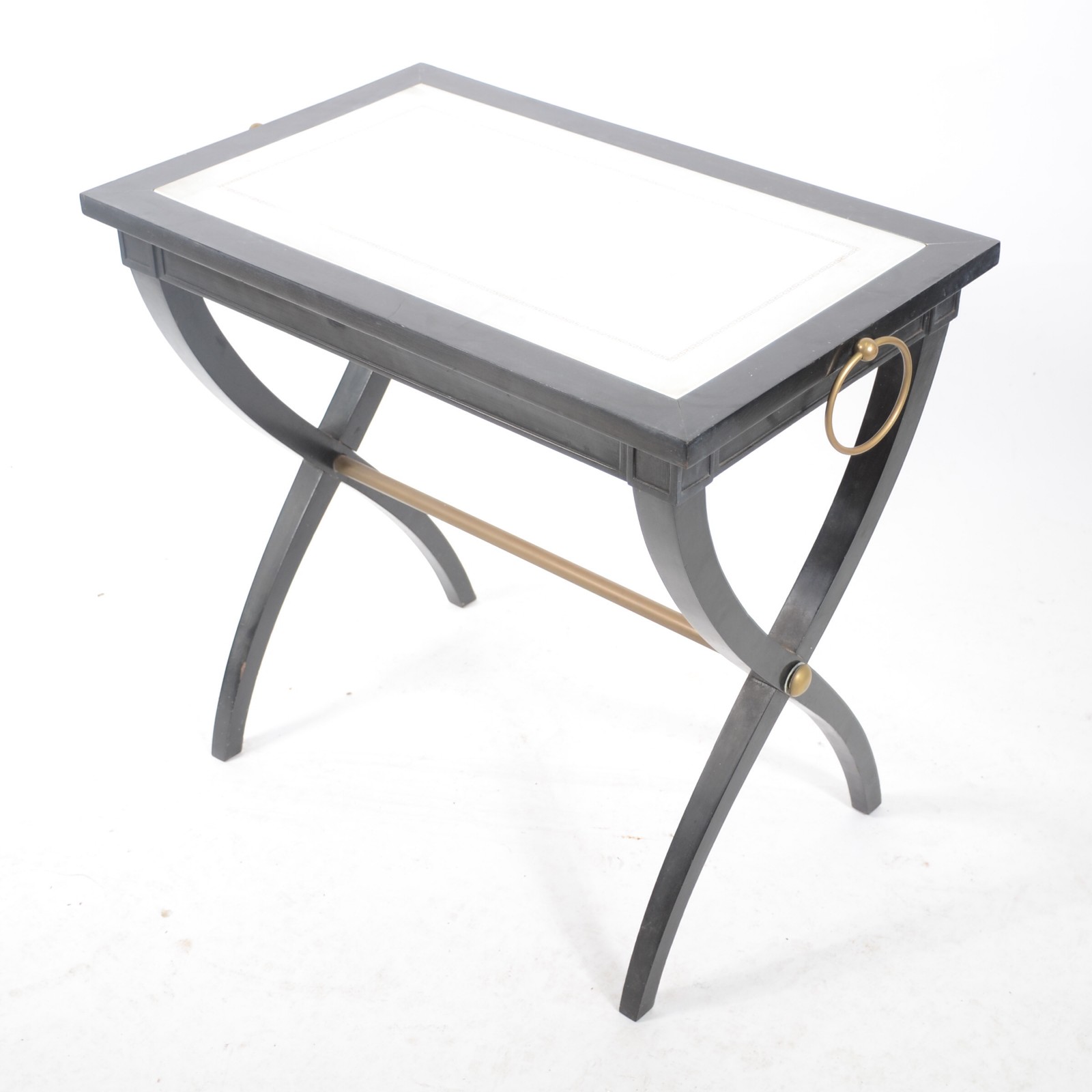 Mesa de apoio de madeira nobre pintada de preto, tampo retangular com... - foto 1 de 5