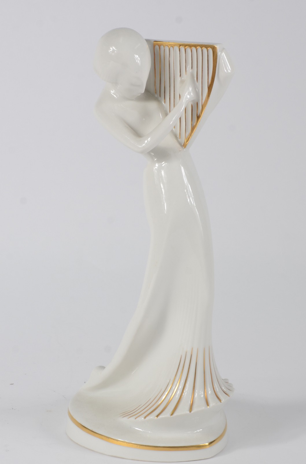 Estatueta ART DECO de porcelana alemã da Bavaria representando figura... - foto 1 de 8