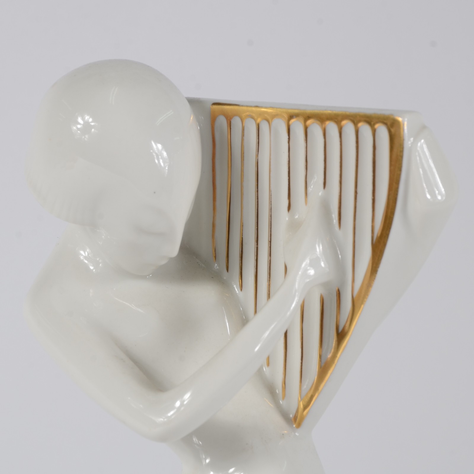 Estatueta ART DECO de porcelana alemã da Bavaria representando figura... - foto 2 de 8
