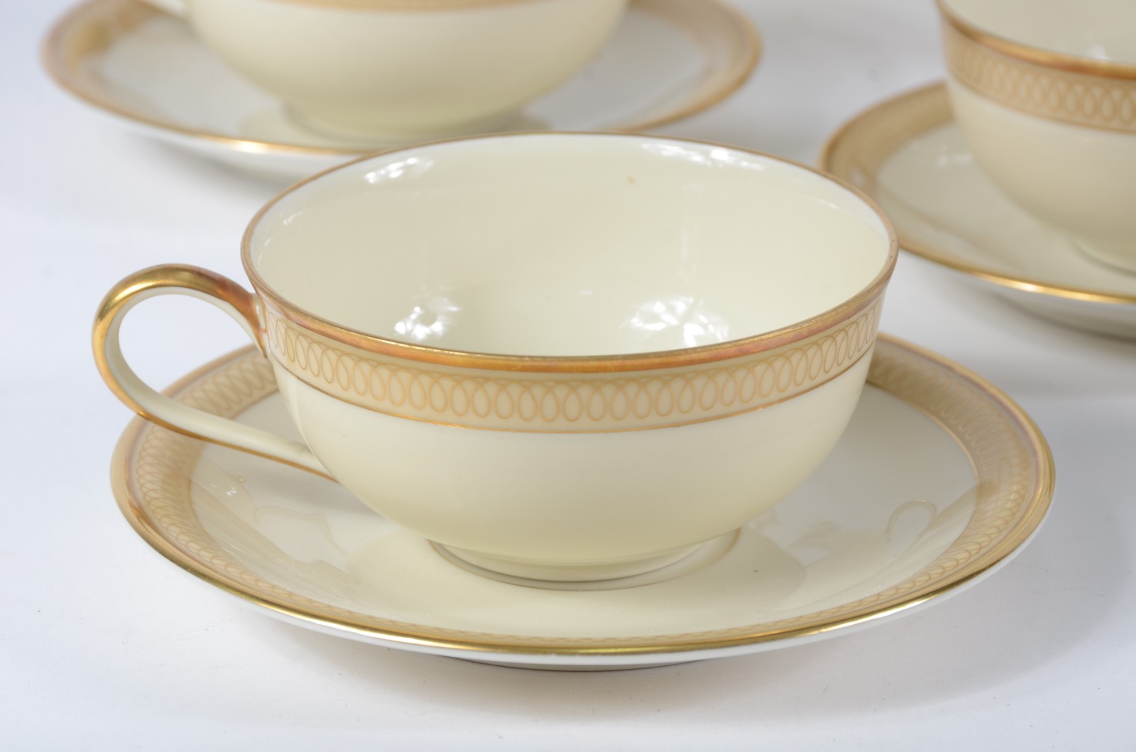Conjunto de porcelana da Bavaria composto de 5 xícaras para chá com... - foto 2 de 6