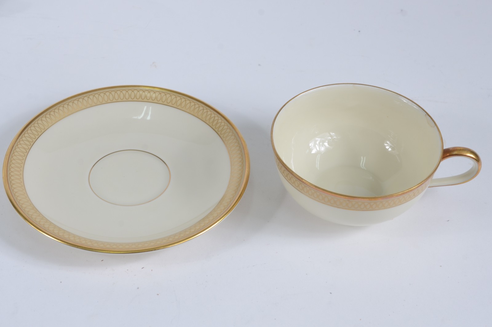 Conjunto de porcelana da Bavaria composto de 5 xícaras para chá com... - foto 3 de 6