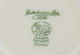 Bavaria (1747),  - Conjunto de porcelana da Bavaria composto de 5 xícaras para chá com pires e 2 bules na cor bege com frisos dourados.