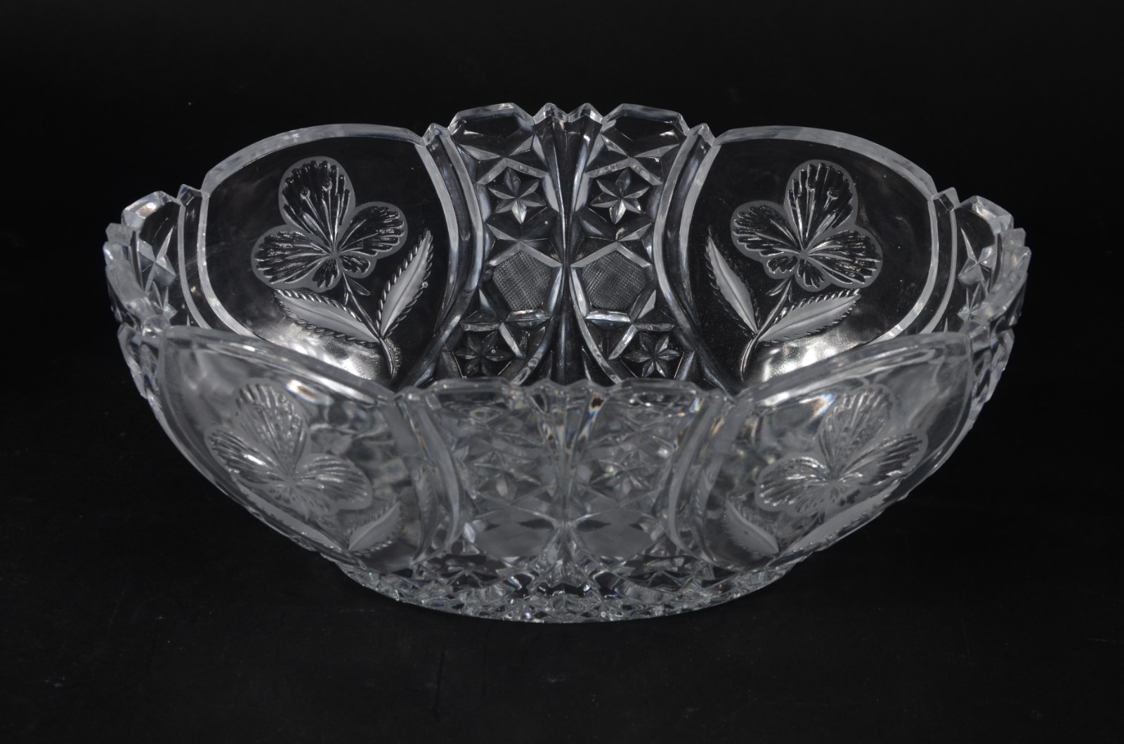 Tres peças de cristal lapidado (um deles com pé de metal). Desgastes. - foto 2 de 6