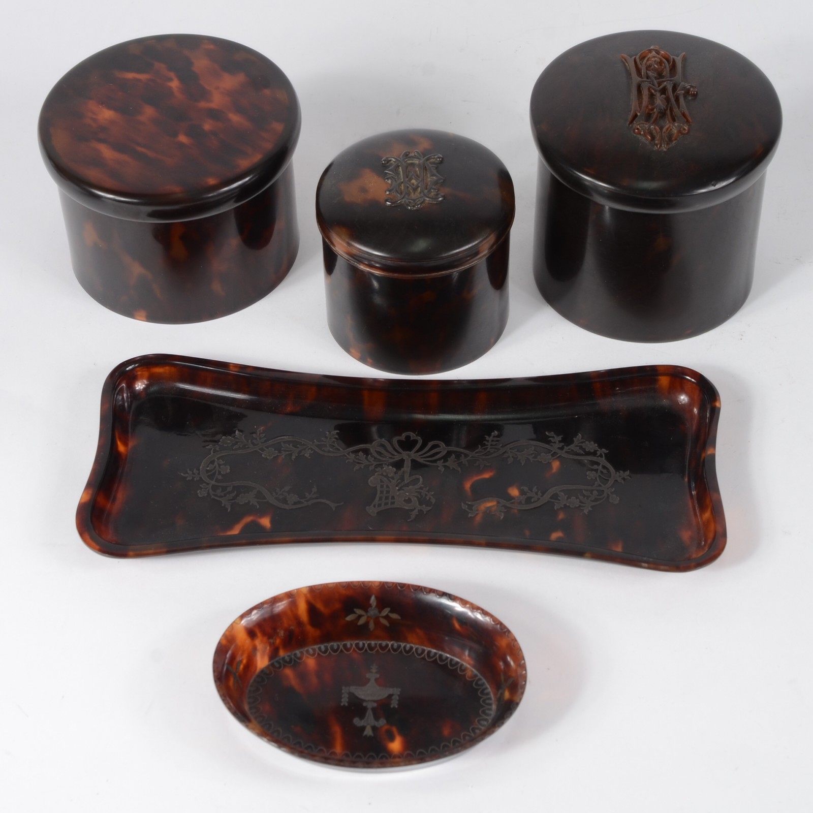Três potes e duas bandejas para toilette de casco de tartaruga, dois... - foto 1 de 5