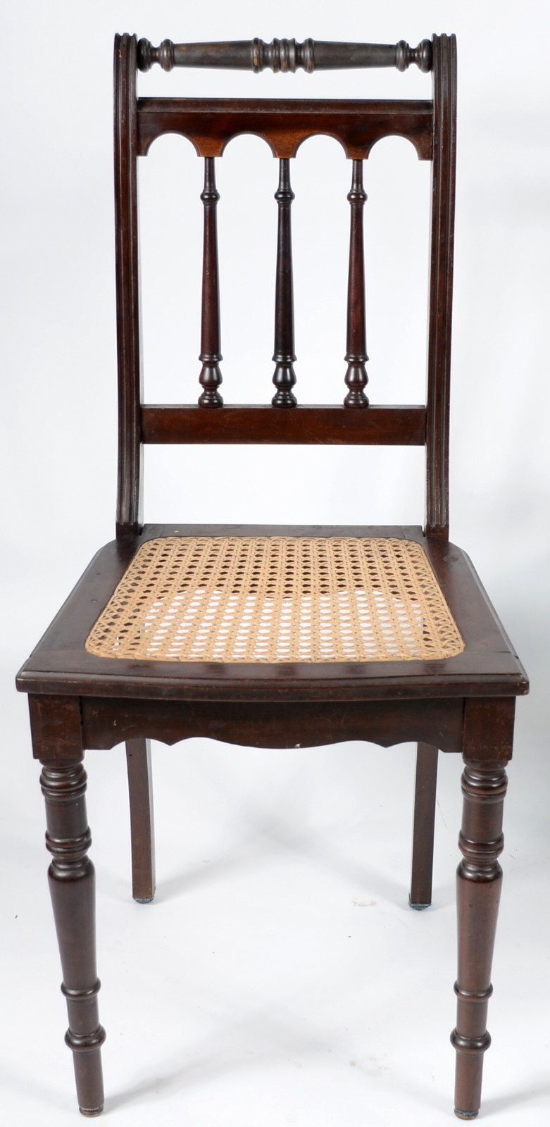 Duas peças de madeira nobre, sendo: mesa revisteiro com detalhe de... - foto 4 de 8