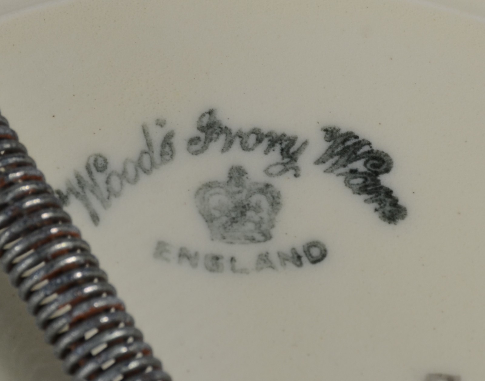 Diversas peças de porcelana, sendo: 3 pratos decorativos e um vaso... - foto 4 de 4