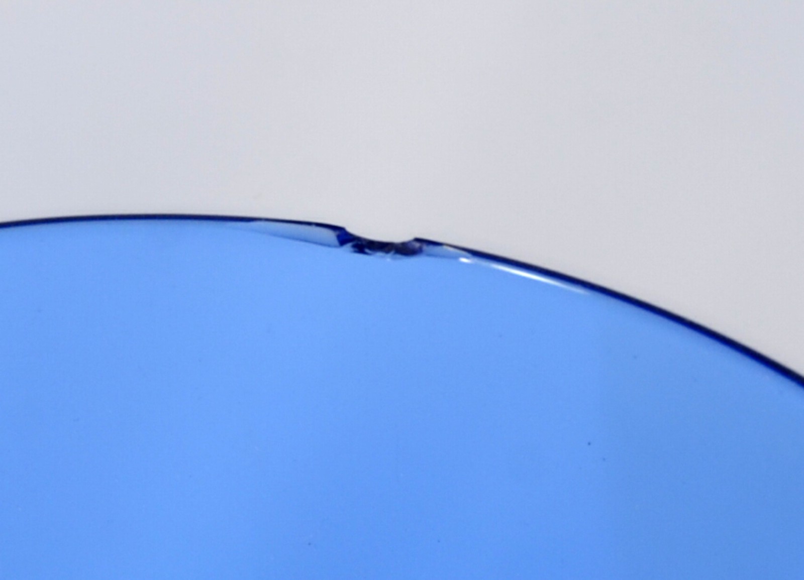Serviço com 45 copos de vidro na cor azul, em diferentes tamanhos. - foto 4 de 5