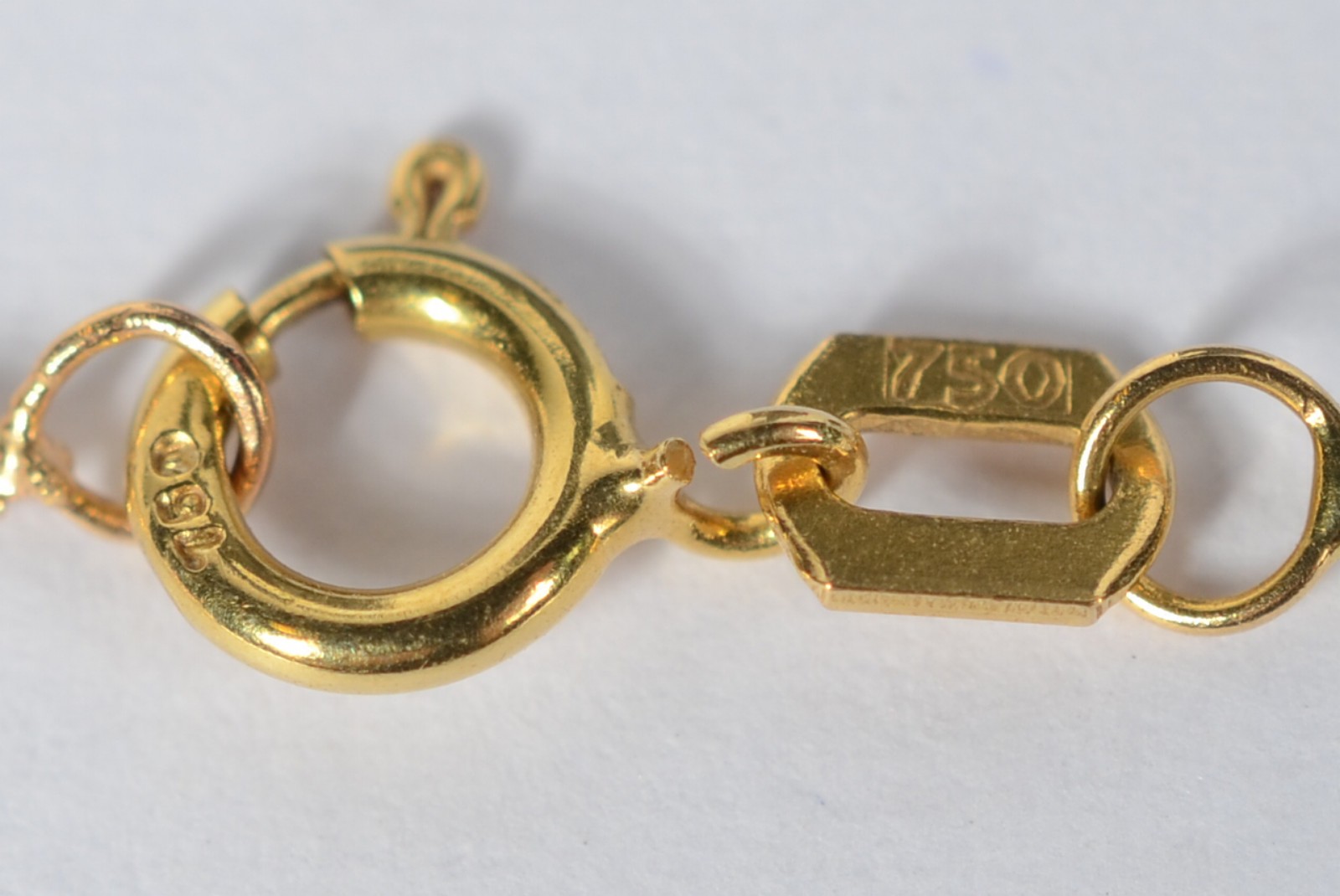 Colar de ouro amarelo 750 com mini pendente no feitio de coração... - foto 6 de 6