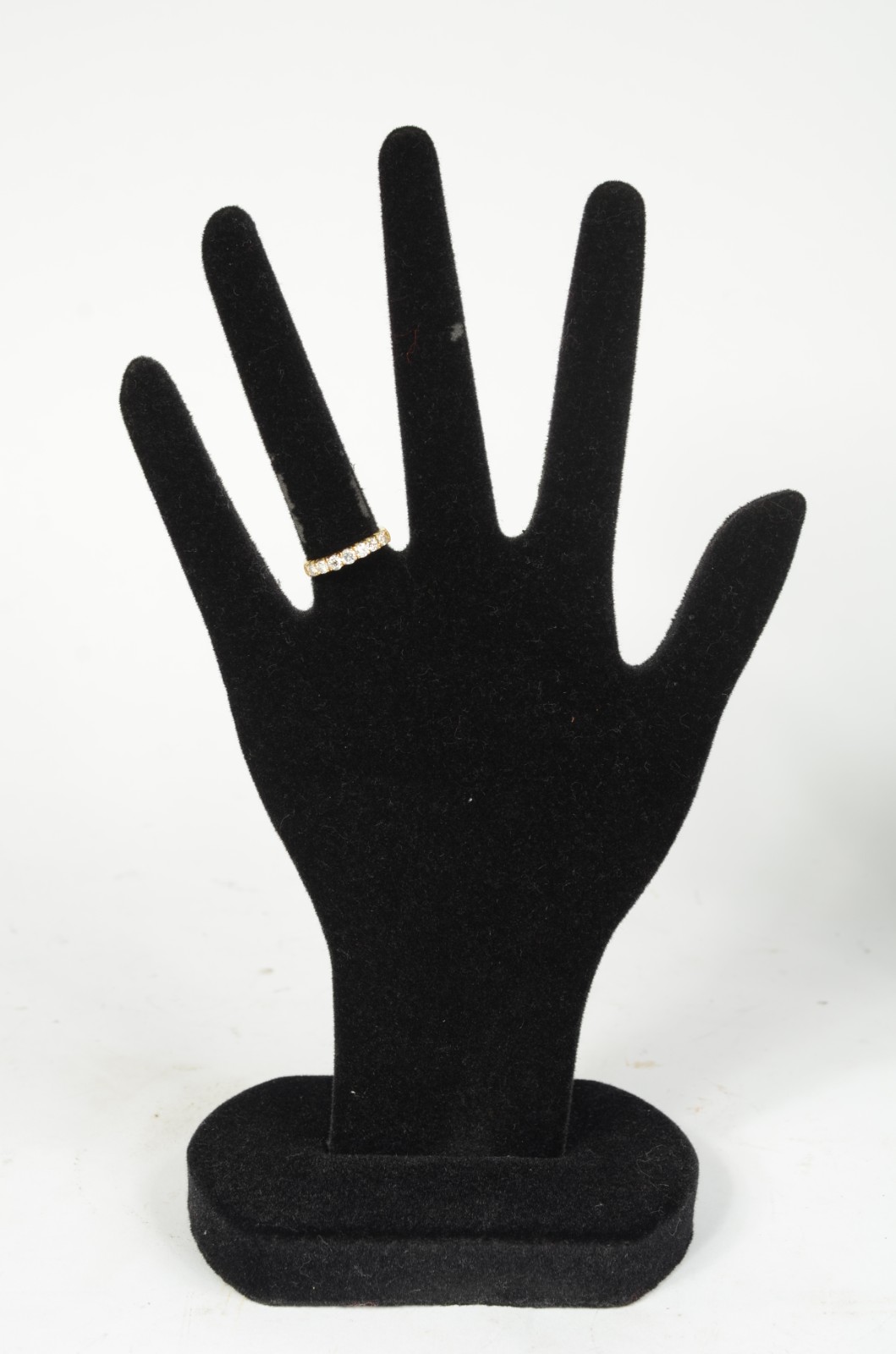 Anel de ouro amarelo 750 com 7 brilhantes de 0,10 cts total 0,70cts... - foto 5 de 6
