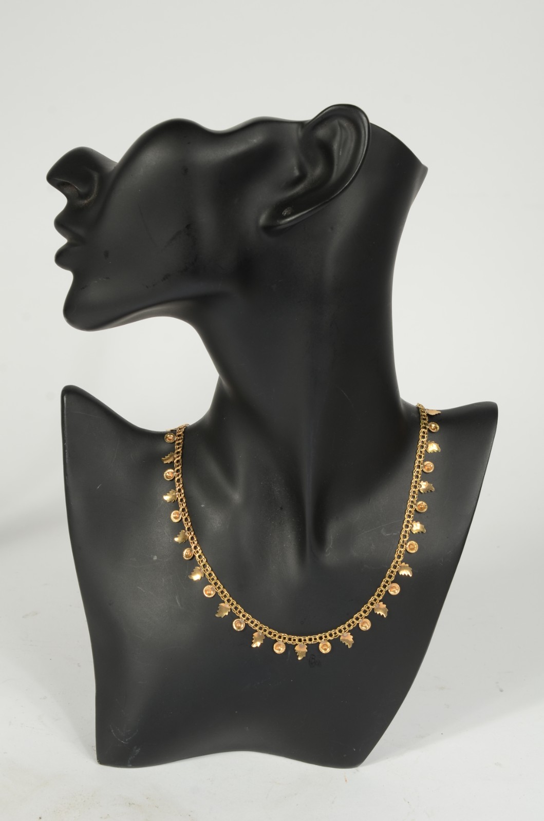 Gargantilha de ouro amarelo 18k. (Por motivos de segurança a peça não... - foto 3 de 4