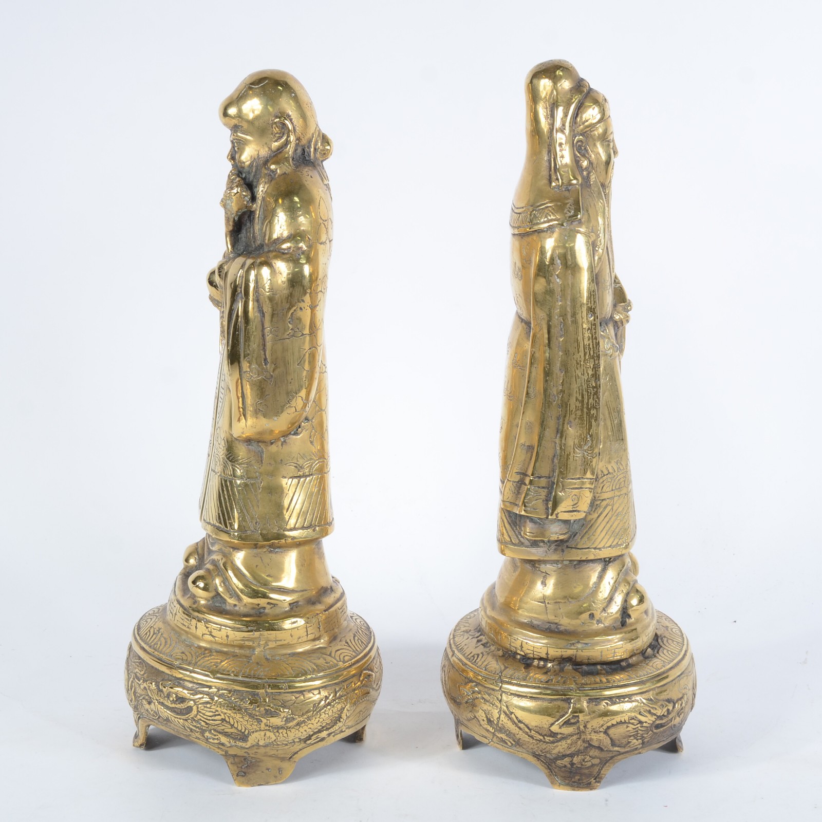 Par de esculturas de bronze oriental representando figura masculina... - foto 5 de 8