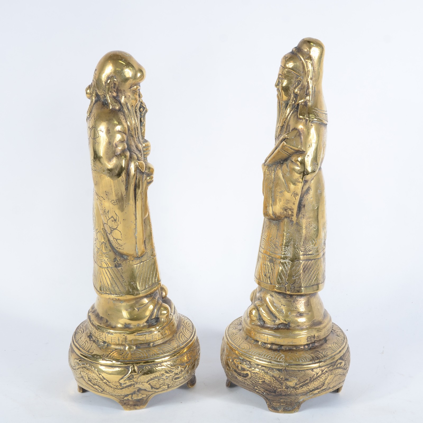 Par de esculturas de bronze oriental representando figura masculina... - foto 7 de 8