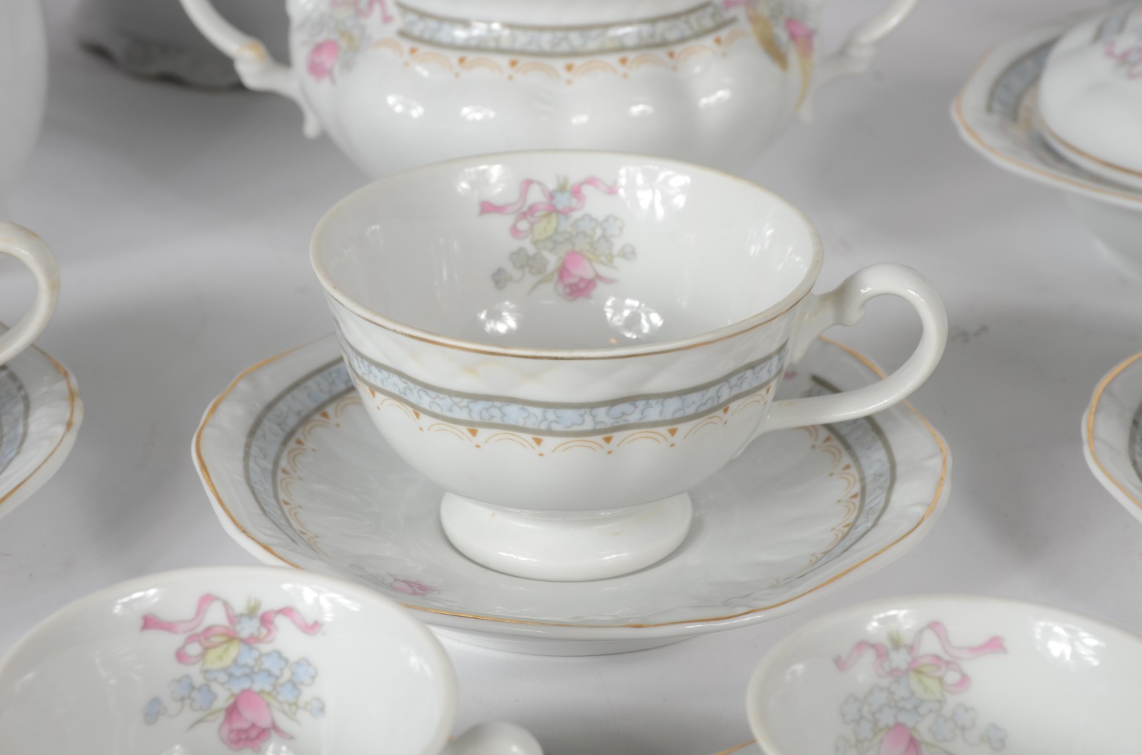 Aparelho de chá, café e jantar de porcelana Germer composto por: 11... - foto 7 de 11