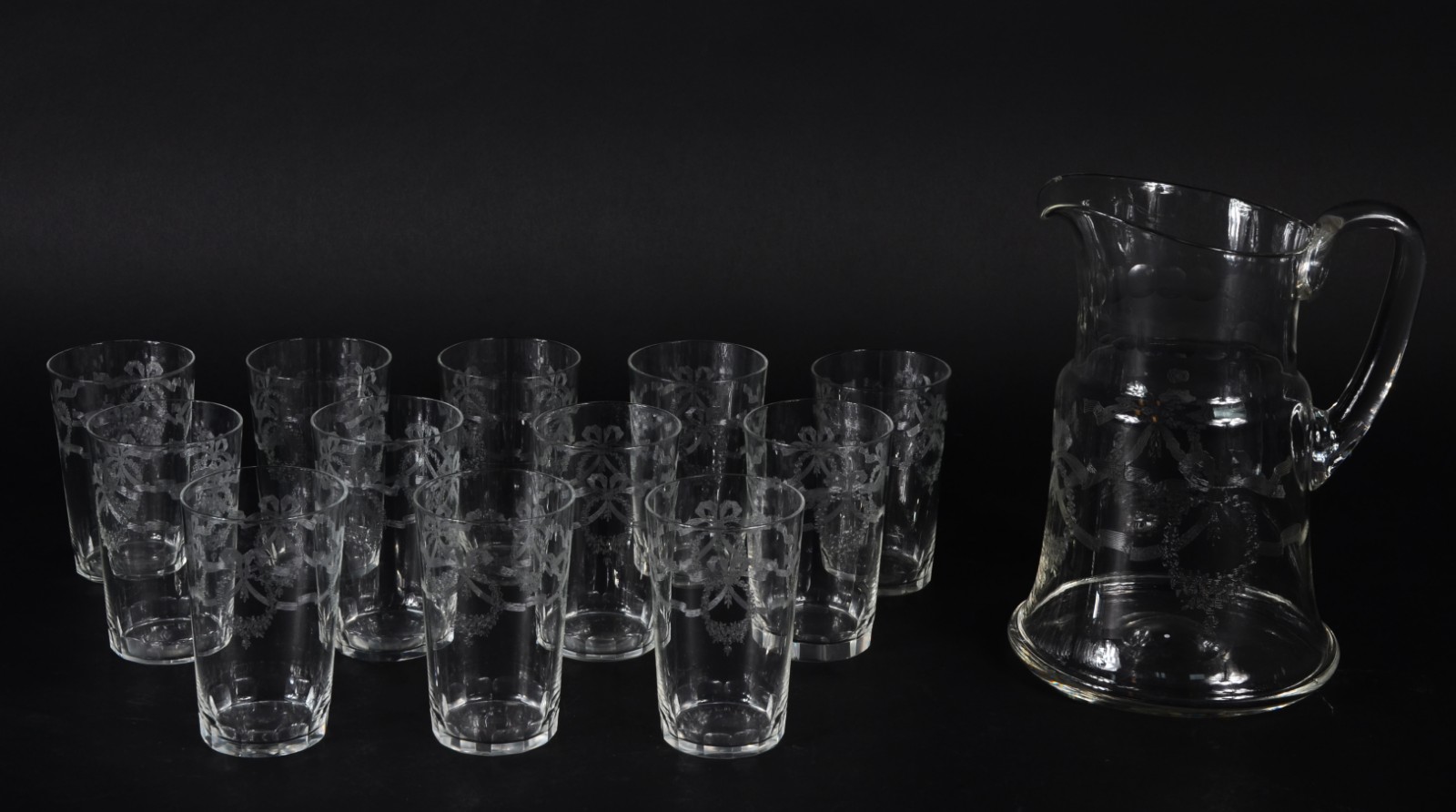 Conjunto com jarra e 12 copos para água de cristal frances lavrados... - foto 2 de 6