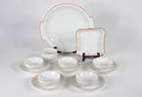 Meissen (1708),  - Serviço de jantar e chá de porcelana alemã de Meissen, borda com frisos na cor laranja, composto de 6 pratos rasos, 5 pratos fundos, 6 pratos de sobre