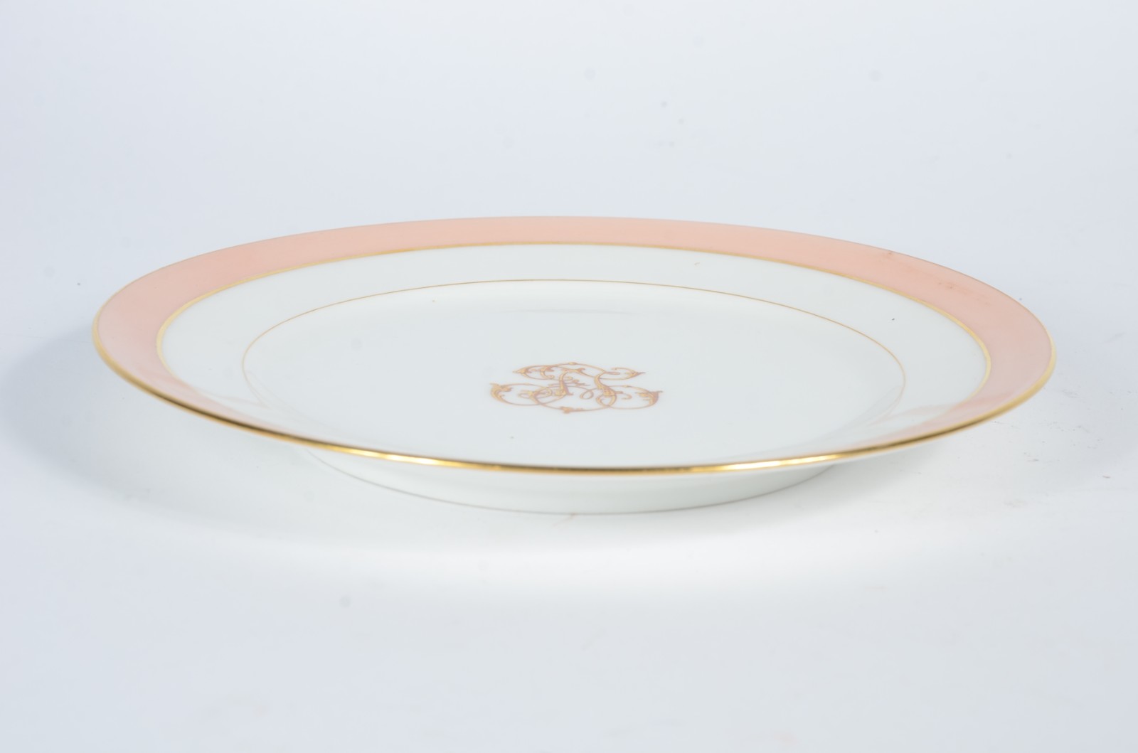Prato de porcelana francesa Pillivuyt com monograma central do Barão... - foto 3 de 6