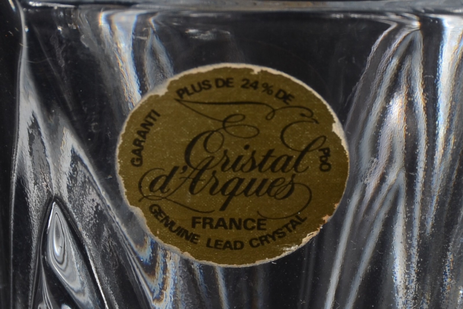 Seis peças diversas de vidro/cristal, sendo: quatro vasos para... - foto 6 de 8