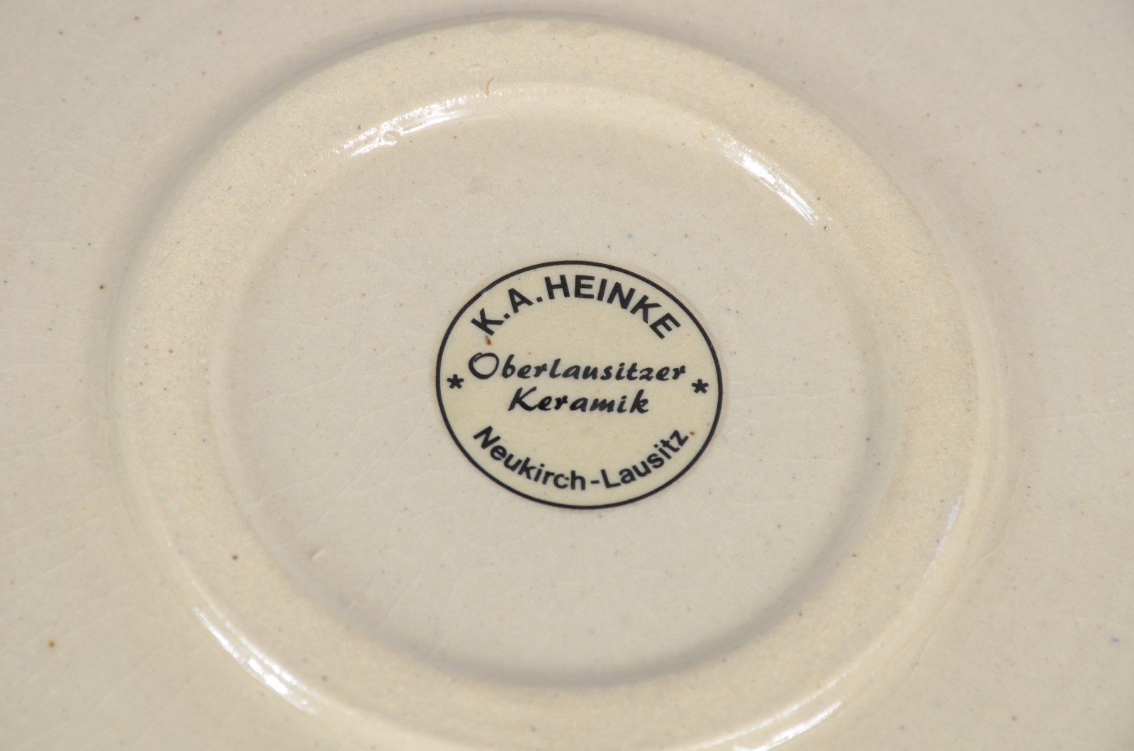 Tres peças diversas de porcelana, sendo uma travessa da Bavaria, um... - foto 7 de 8