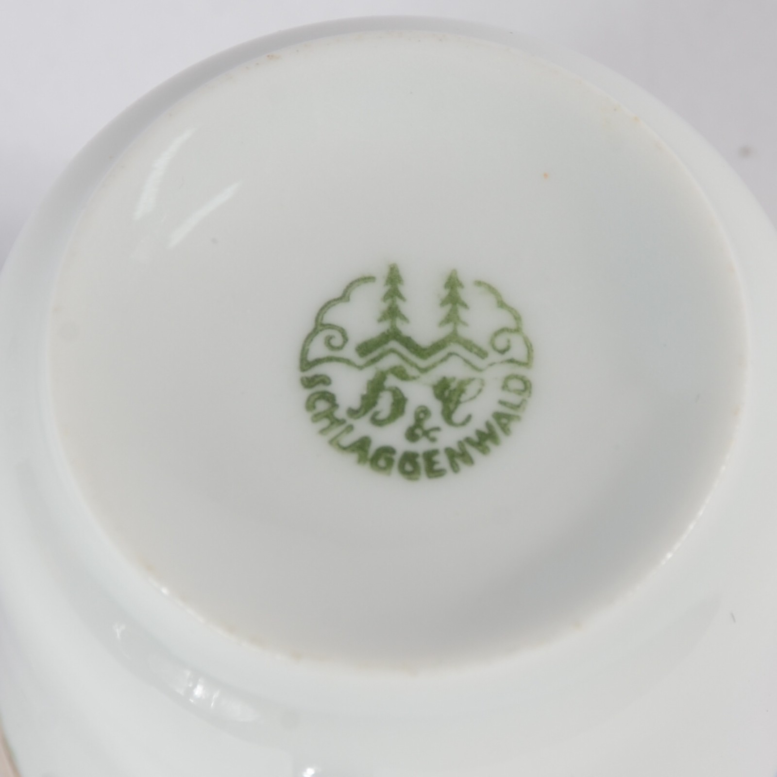 Serviço para chá e café de porcelana alemã, branca com frisos... - foto 8 de 8