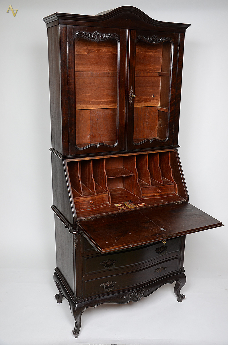Cômoda book case de madeira nobre com 3 gavetas, tampo articulado... - foto 2 de 2