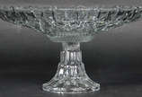 Prato para bolo com pé alto de cristal  trabalh... - Prato para bolo com pé alto de cristal  trabalhado.

 