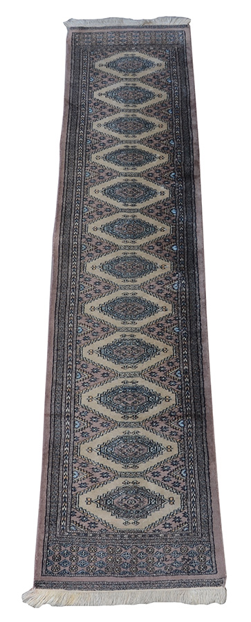 Passadeira Pakistan. Medidas 2,61 x 0,60 m.