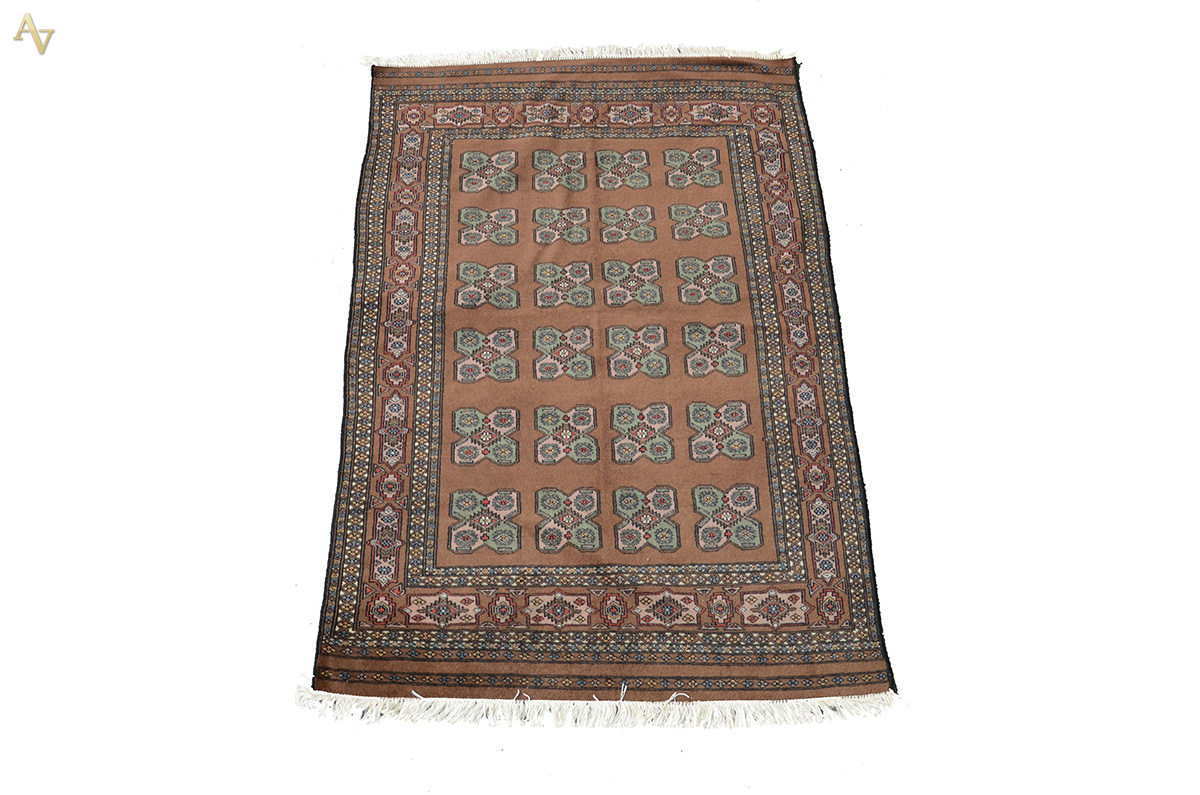 Tapete Pakistan. Medidas 1,95 x 1,23 m.