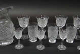 Conjunto de cristal Tcheco lapidado , composto ... - Conjunto de cristal Tcheco lapidado , composto de jarra,  4 copos longos , 4 taças  vinho tinto e 4 para licor ( alguns bicados)