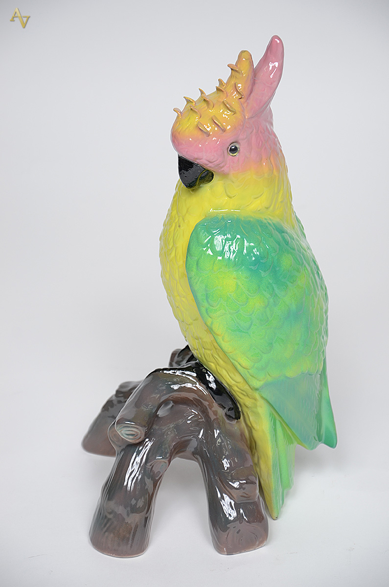 Cacatua de porcelana verde, altura 36 cm. - foto 1 de 2