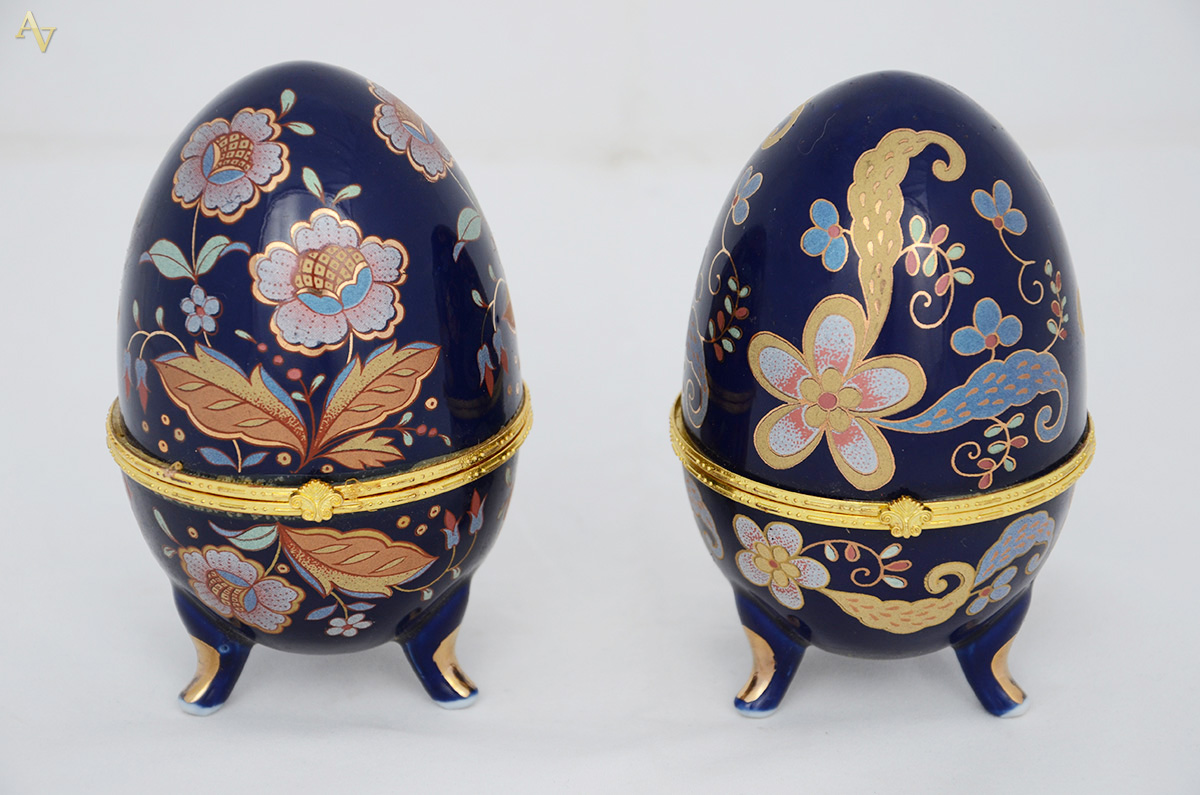 Par de ovos porta jóias de porcelana. Altura 13 cm. - foto 1 de 2