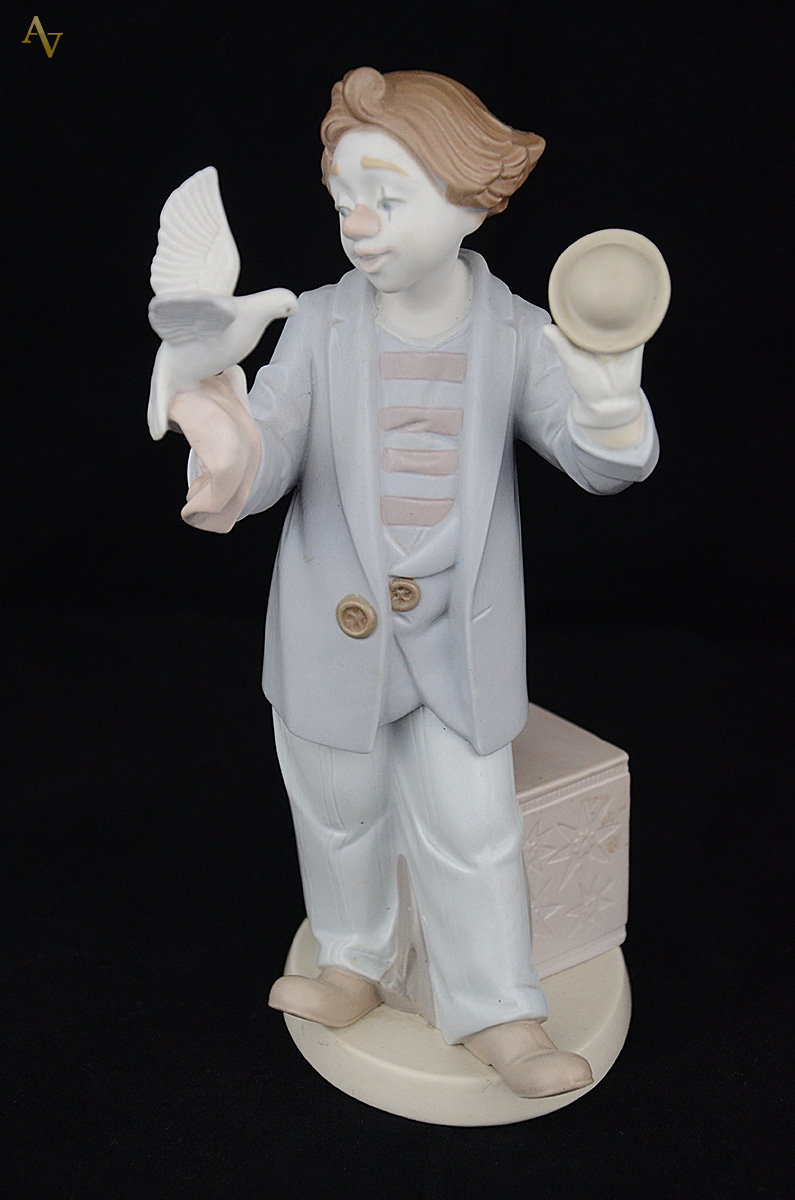 MARCO GINER - Escultura de porcelana representando palhaço. Altura 22... - foto 1 de 2