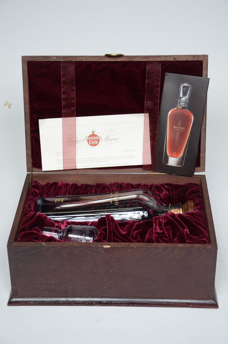 Garrafa de cristal "Maximo - Ron Extra Anejo" acondicionada... - foto 2 de 4