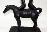 Hector Carybé (1911-1997),  - Escultura em bronze , assinada representando  figuras a cavalo 