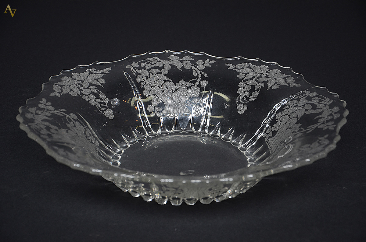 Fruteira em demi cristal com detalhes foscos. Diâmetro 33 cm e altura... - foto 2 de 2