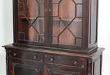 Móvel bookcase de  jacarandá , parte inferior c... - Móvel bookcase de  jacarandá , parte inferior com 2 portas e 2 gavetas  e arremates em leque , parte superior com 2 portas envidraçadas 