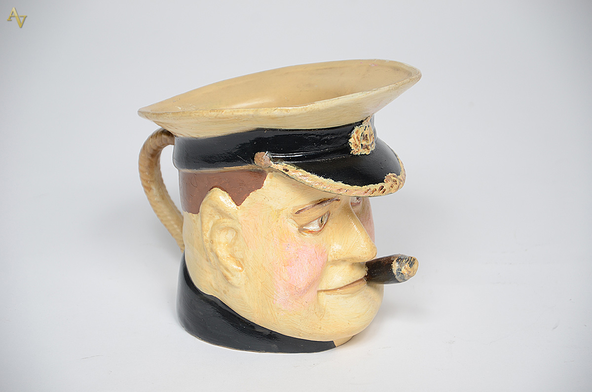 Caneca de faiança inglesa. Altura 19 cm (restaurada). - foto 1 de 2