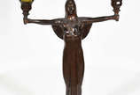 Luminária de petit bronze representado figura e... - Luminária de petit bronze representado figura egipcia , mangas em pasta de vidro