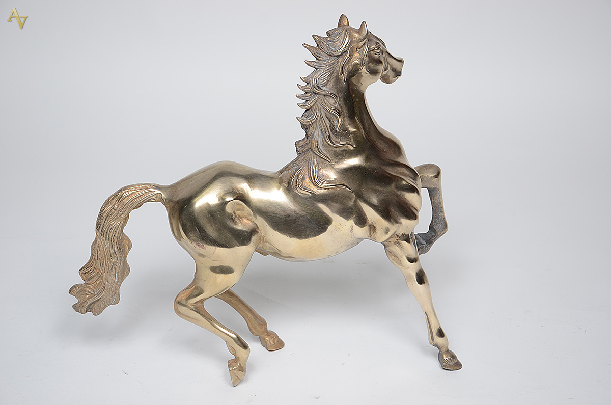 Escultura de bronze representando cavalo. Altura 41 cm. - foto 2 de 2