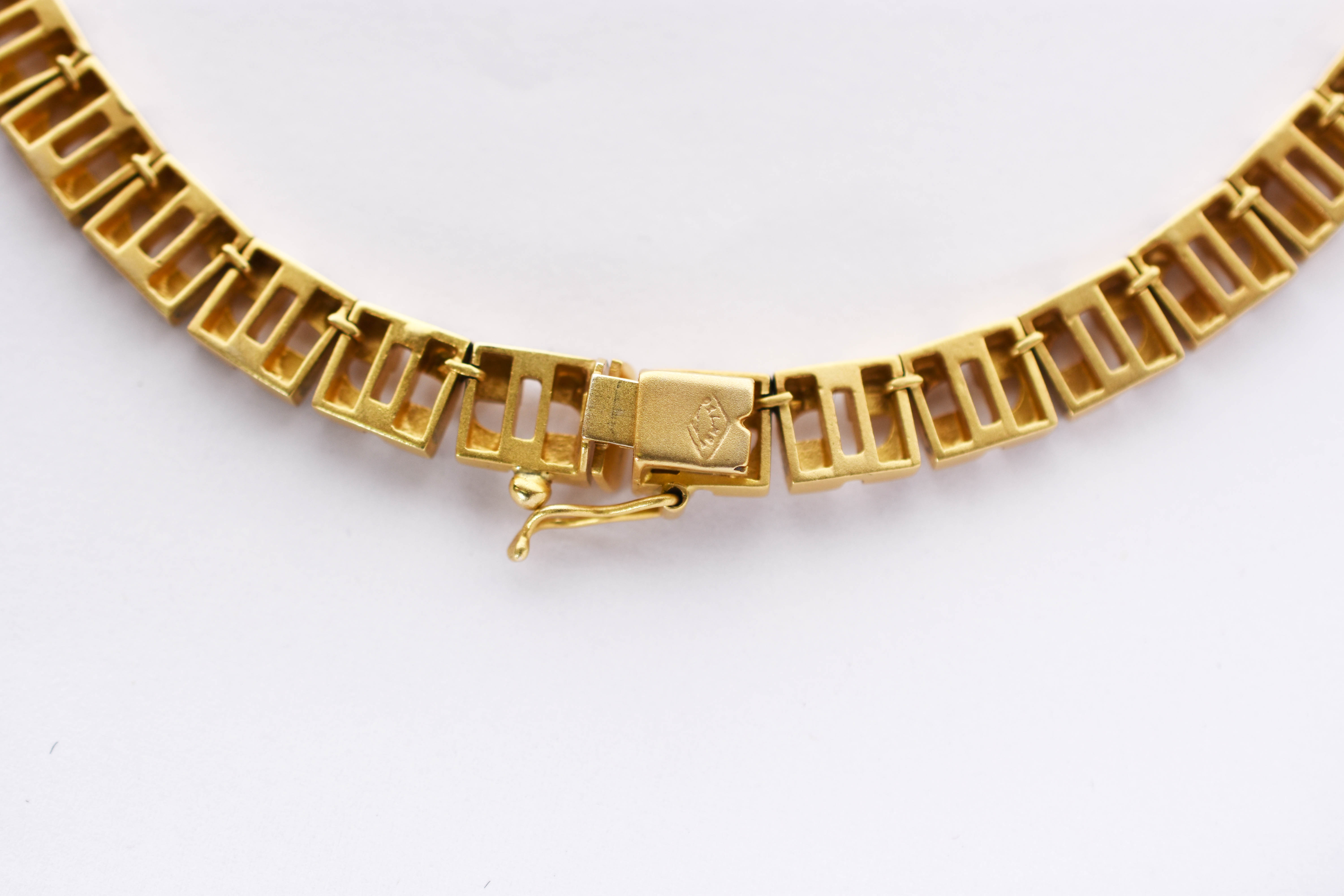 Gargantilha de ouro 18 k com 18 brilhantes , design de Burle Marx... - foto 2 de 4