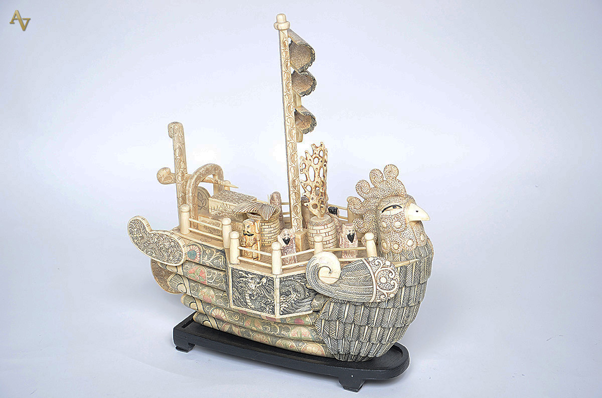 Escultura chinesa em osso representando barco, aproximadamente início... - foto 1 de 2