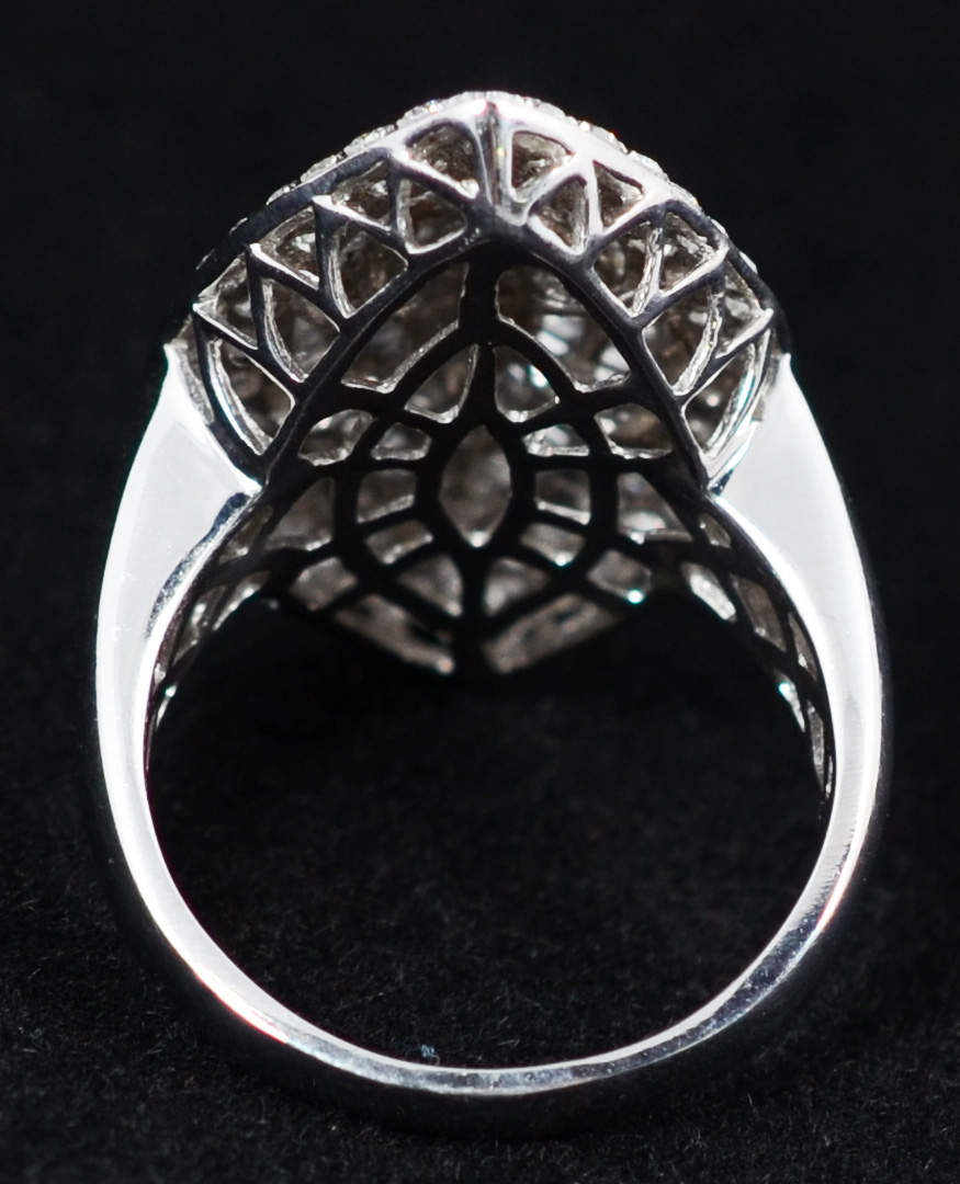 Anel em ouro branco 18 k e 2,46 ct de brilhantes redondos e 1,52 de... - foto 3 de 3