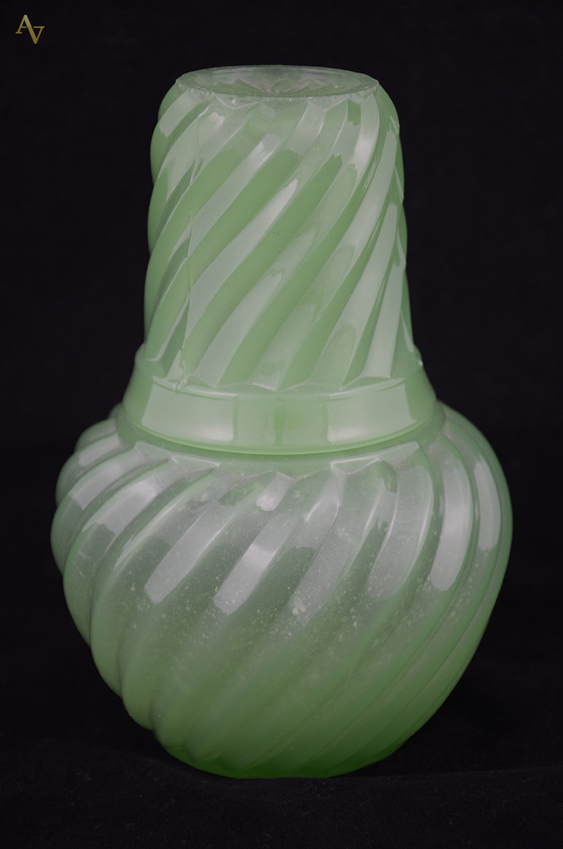 Verre D'eau de cristal baccarat na cor verde em gomos repuxados... - foto 2 de 2