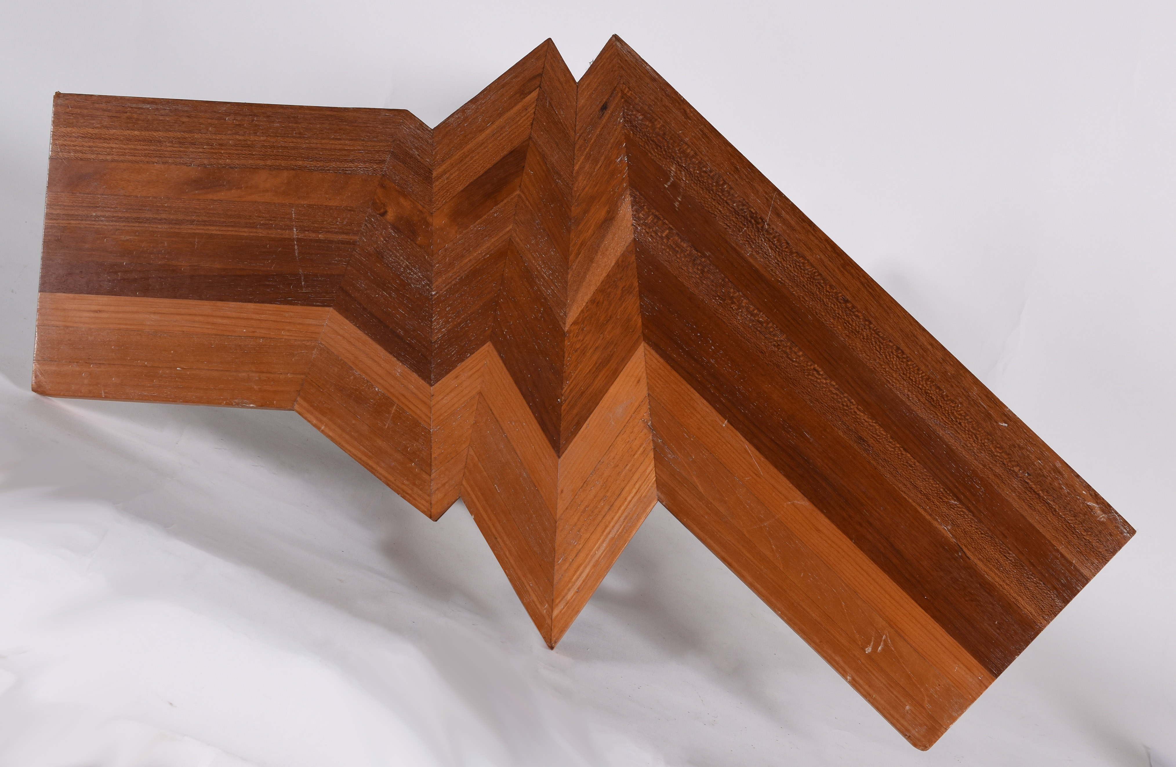 Ascânio M.M.M. (1941), Fitangular vinhático - foto 1 de 3