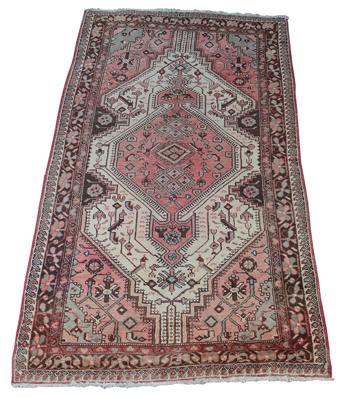 Tapete Shiraz. Medidas 2.34 x 1.36 m