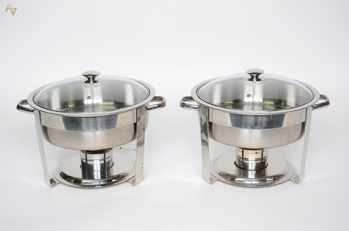 Dois rechauds de aço inox com recipiente interno para banho-maria...