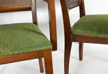 Conjunto com 10 cadeiras para sala de jantar, s... - Conjunto com 10 cadeiras para sala de jantar, sendo duas com braços, assentos estofados e forrados com tecido verde, encostos com "palhinha". Al...