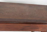 Mesa de escritorio de madeira nobre, pernas em ... - Mesa de escritorio de madeira nobre, pernas em forma de lira, acompanha cadeira